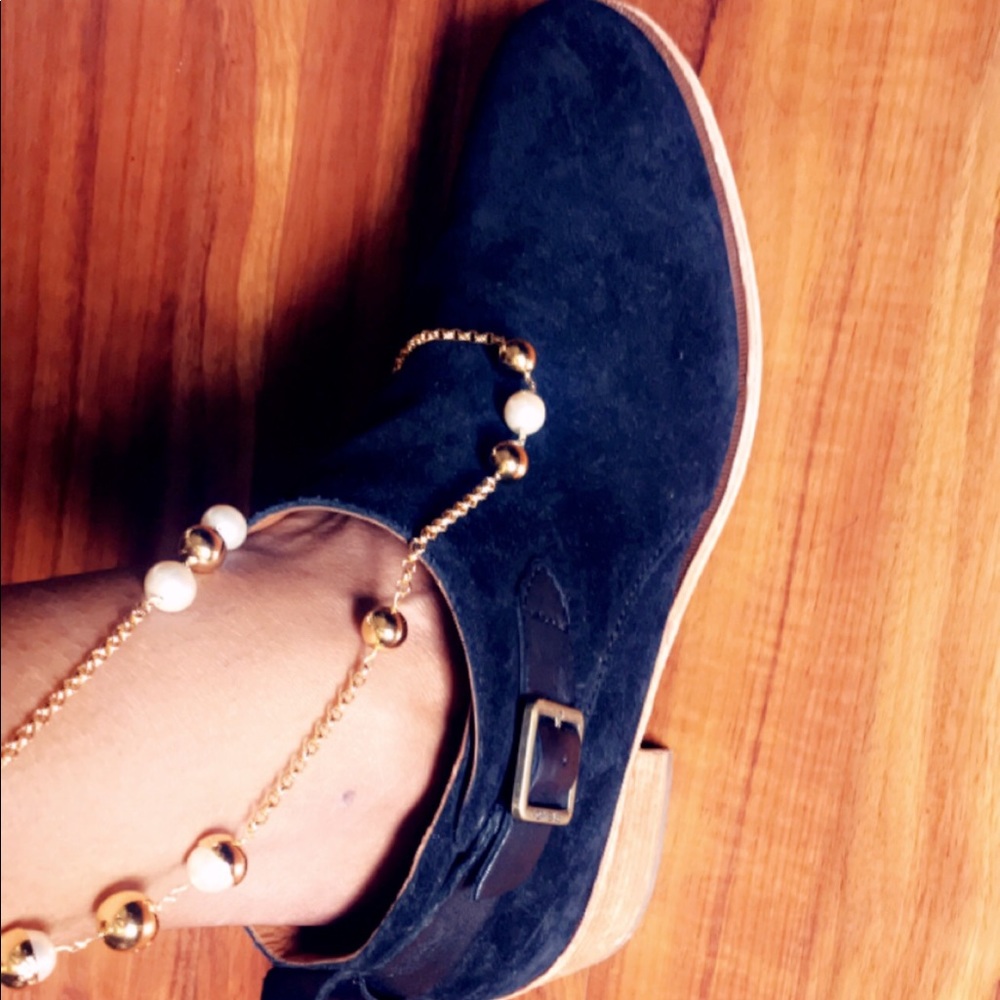Shoes - Picture 6 of 7